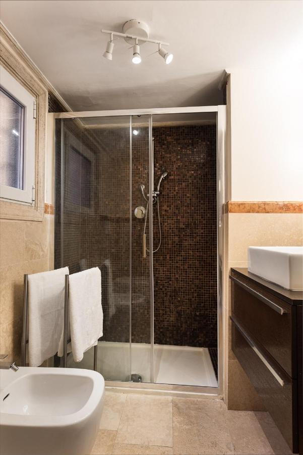 Nsm 71Viadelcorso Appartamento Con Terrazzo โรม ภายนอก รูปภาพ