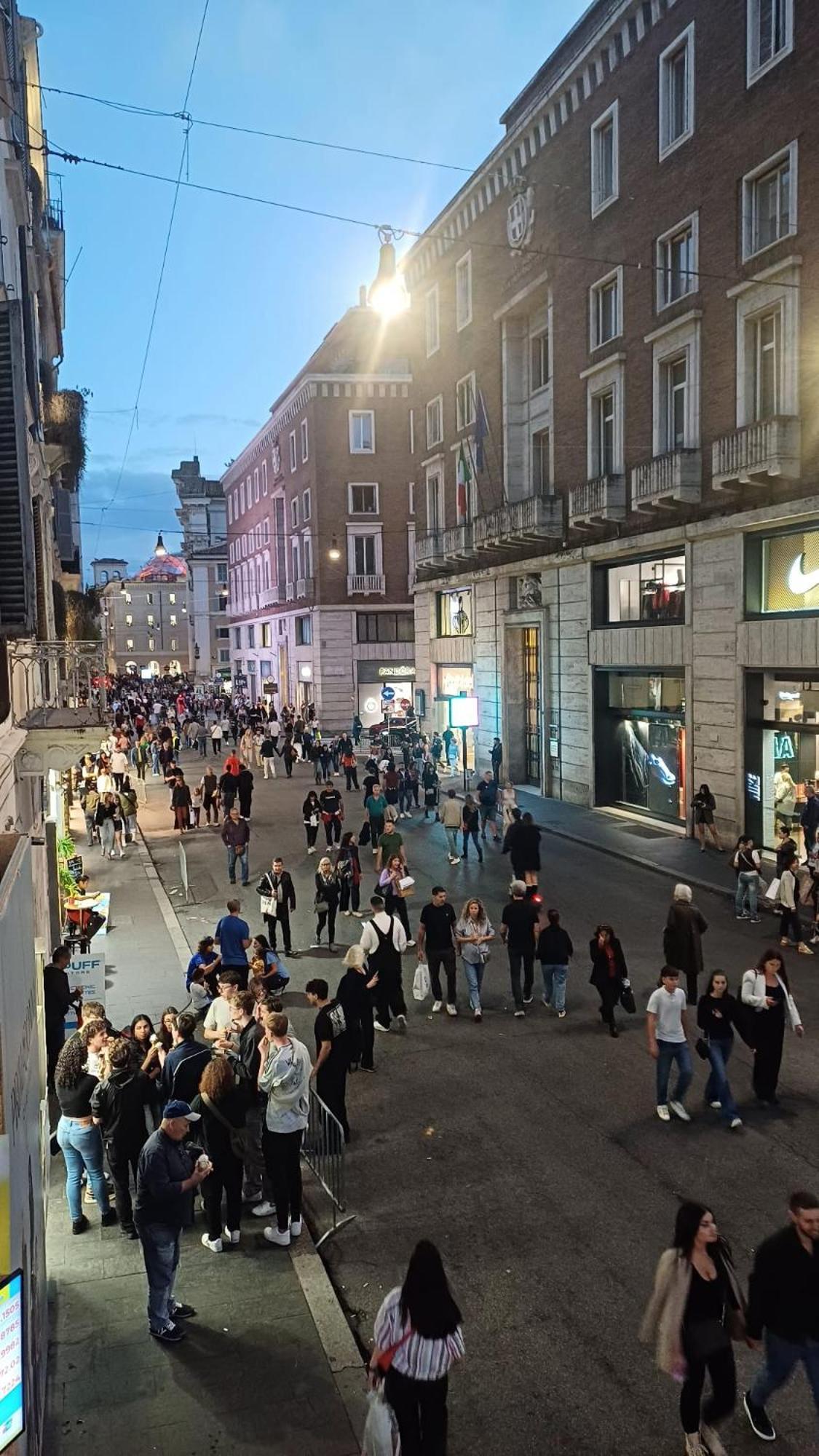 Nsm 71Viadelcorso Appartamento Con Terrazzo โรม ภายนอก รูปภาพ