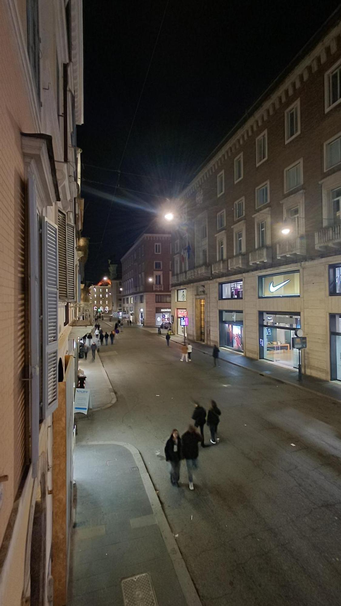 Nsm 71Viadelcorso Appartamento Con Terrazzo โรม ภายนอก รูปภาพ